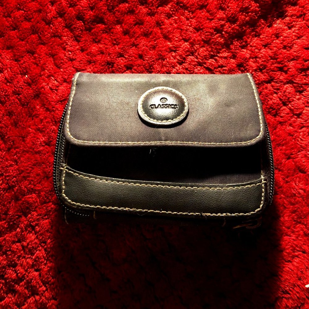 "Classics" Black Wallet